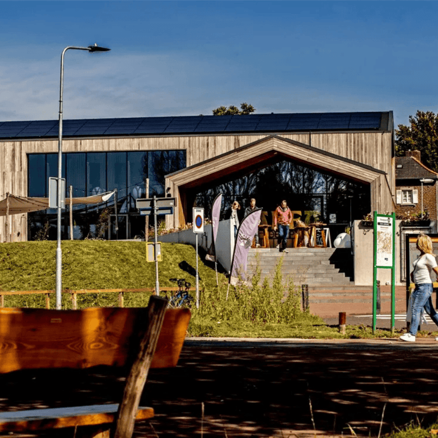 Ingang van gasterie Alfa Brouwerijcafé gasterij Zuid-Limburg